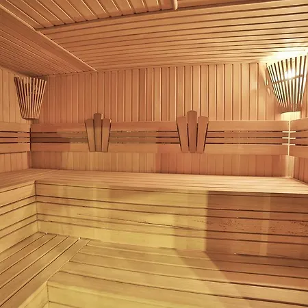 Milli & Jon Hotel 3*