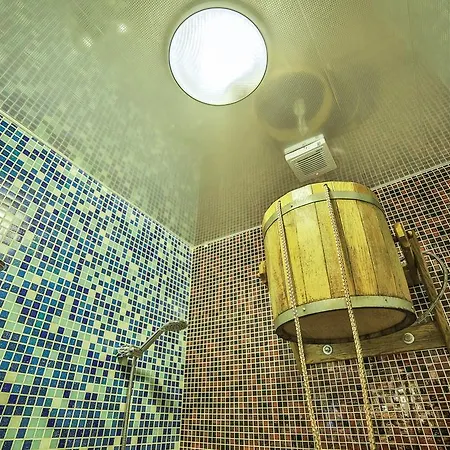 Hotel Milli & Jon Bukowel